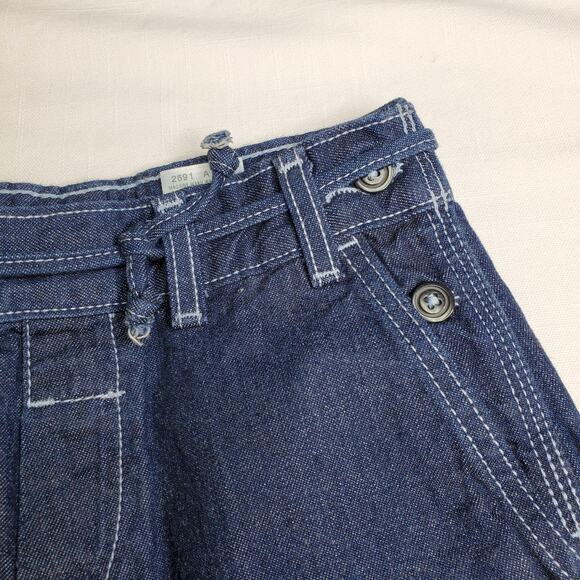 Levi Girls Slouch Shorts w/ tie & sailor buttons - Picture 3 of 6